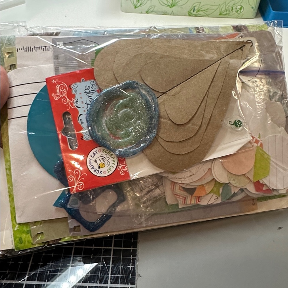 Crafting Ephemera Set with Stamps and Embellishments - Picture 8 of 8